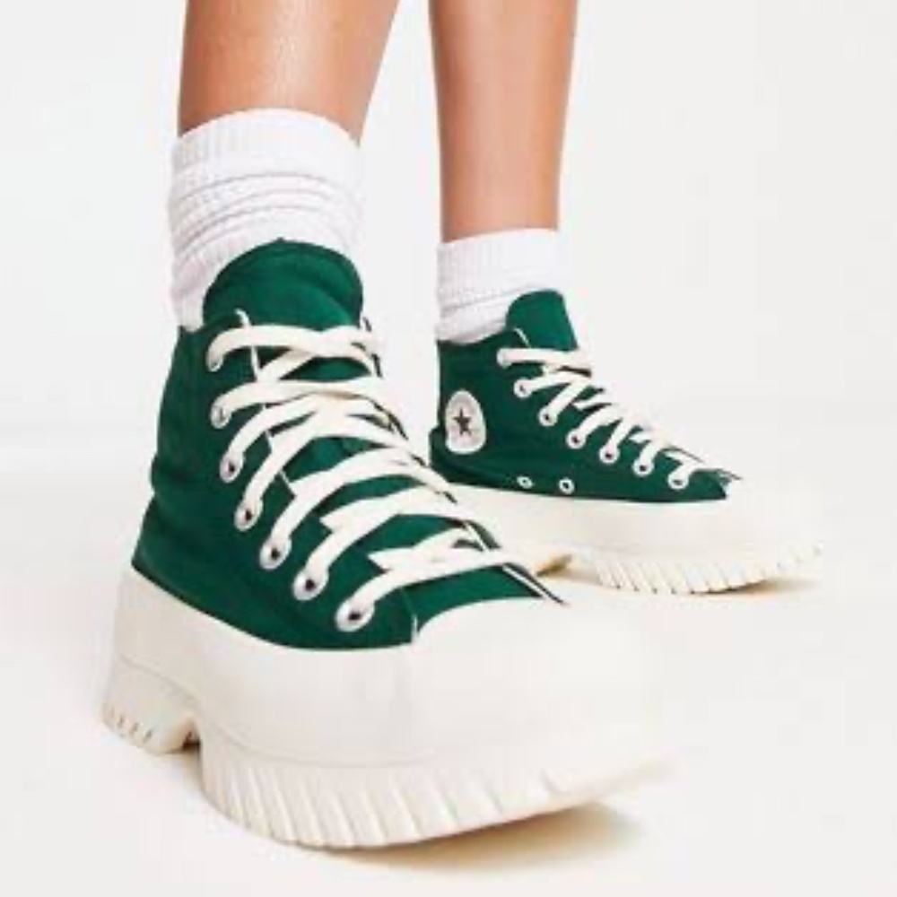 Converse Chuck Taylor All Star Lugged 2.0 Platform Sneaker. Midnight Clover. 7.5